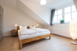 2 Schlafzimmer, Reisekinderbett, WLAN, Bettwäsche