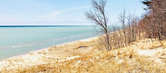 Mi- Comfortable, Well-Stocked Home- Phenomenal Backyard Near the Beach, Pets yes