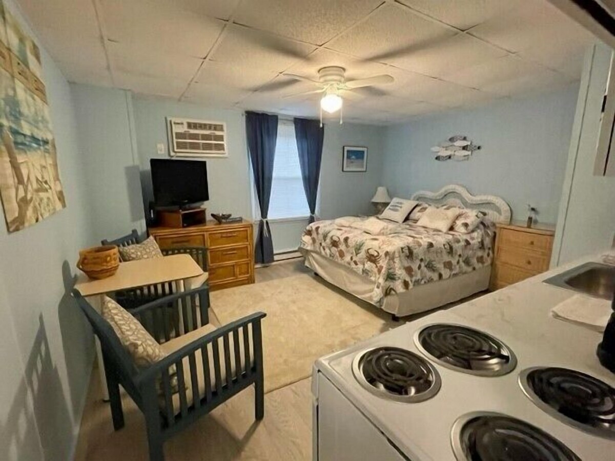 Oceanfront condos with rare 2 night minimum rentals and linens included!