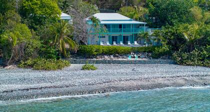 Sunset Beach: Beachfront Villa! Pool! Hot Tub!