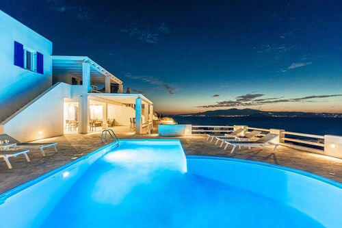 Apricot and Sea Luxury Villas