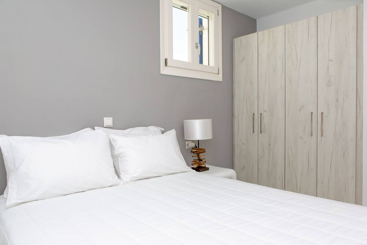 Villa, uitzicht op zee (Villa Kitron) | Hypoallergeen beddengoed, een kluis op de kamer, geluiddichte muren