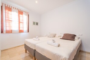 3 habitaciones, tabla de planchar con plancha y wifi gratis 