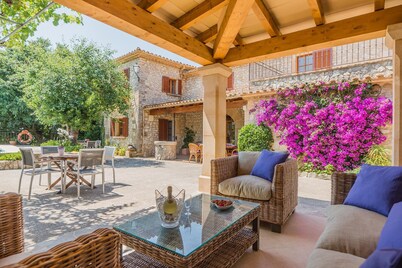 Mastaguera Mallorcan style villa with pool and spectacular views