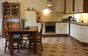 Fridge, oven, dishwasher, highchair - Apartment in Strasen (40072) - Apartment in Strasen (Wesenberg)