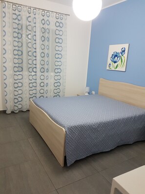 2 bedrooms, soundproofing, iron/ironing board, free WiFi - Villetta Azzurra is a structure located in the heart of Alcamo Marina.  (Alcamo Marina)