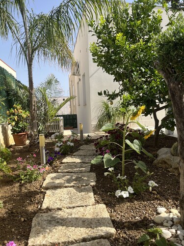 Villetta Azzurra is a structure located in the heart of Alcamo Marina. 