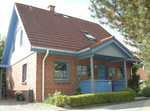 Unclassified image, 4 of 13, button