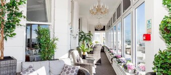 อีสต์ บีช โฮเทล