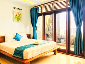 Superior Quadruple Room | Free WiFi - Whale Hotel (Da Nang)