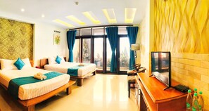 Superior Quadruple Room | Free WiFi - Whale Hotel (Da Nang)