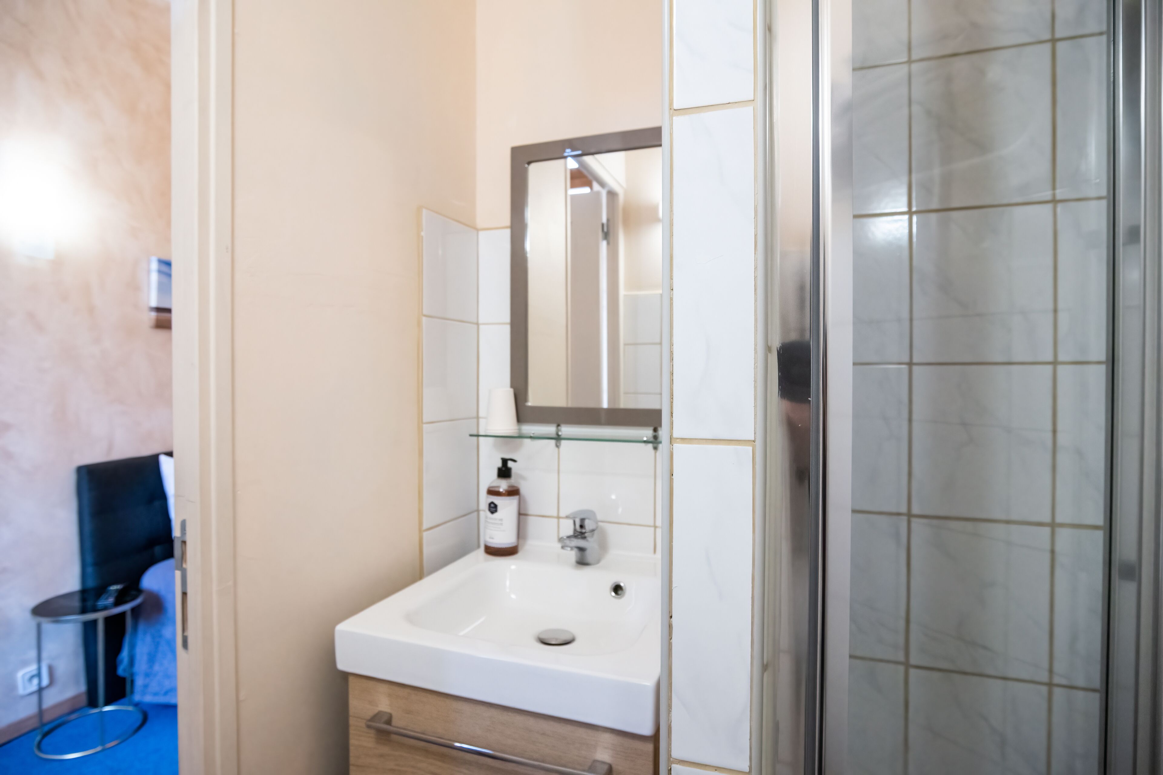 double room | bathroom | free toiletries, hair dryer, towels, soap