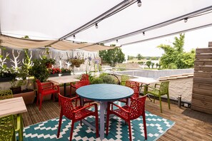 Terrace/patio - Hôtel de la Gare (Latresne)
