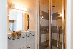 Double Room | Bathroom shower - Hôtel de la Gare (Latresne)