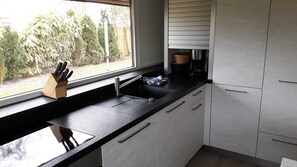 Unclassified image, 2 of 43, button