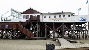 Unclassified image, 3 of 43, button