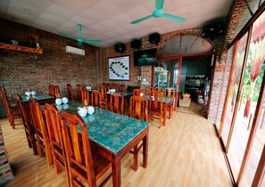 Breakfast area - Ninh Bình Friendly Homestay (Gia Vien)