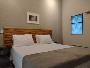 Superior Chalet, 1 Queen Bed | Minibar, iron/ironing board, bed sheets, wheelchair access - Pousada Éden Águas Termais (Colinas do Sul)