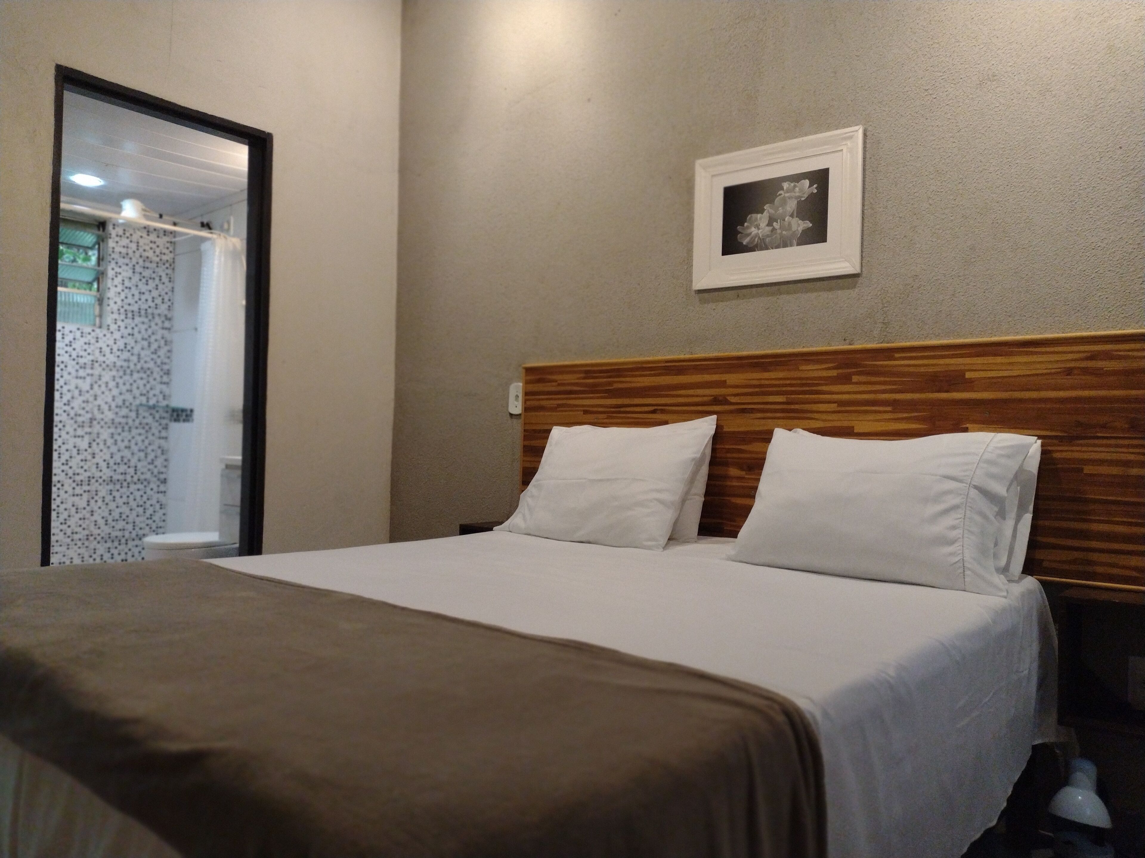 ميني بار ومكواة/لوح كي وملاءات أسرّة وتسهيلات لدخول الكراسي المتحركة