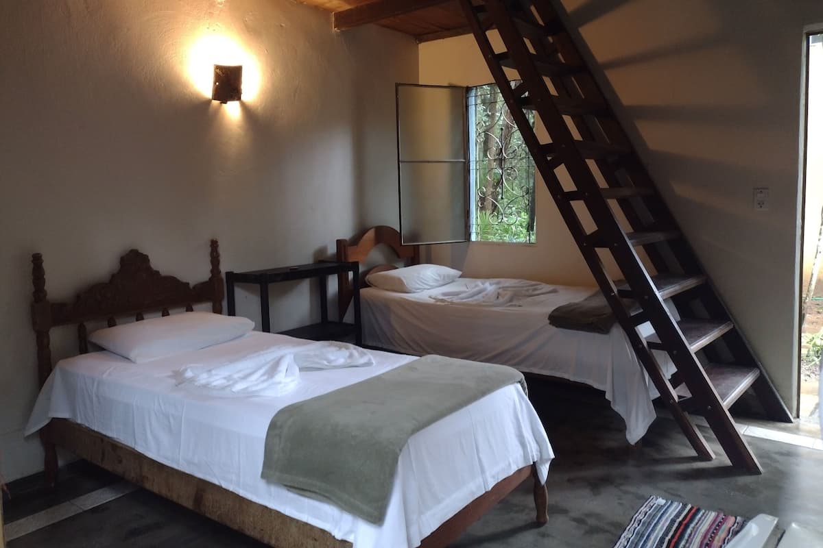 Xalet estàndard | 1 dormitori, minibar, planxa i posts de planxar i roba de llit