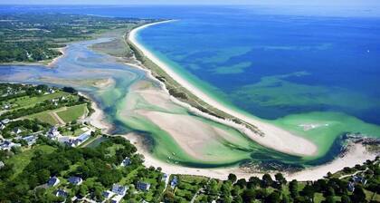 Lähellä rantaa Bénodet, iso talo mukavasti, täysin remontoitu