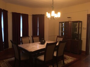 Dining - Amazing home in historic Berkeley Square (Trenton)