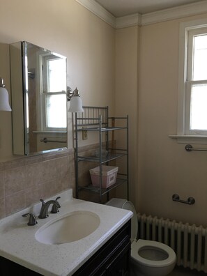 Bathroom - Amazing home in historic Berkeley Square (Trenton)