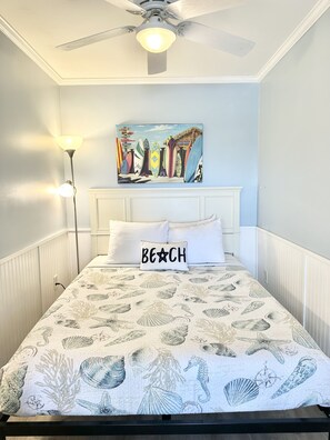 Iron/ironing board, WiFi, bed sheets - OCEANSIDE COMMUNITY_Private Beach Access_Pool_WiFi_Kitchen_BBQ Grill (Atlantic Beach)