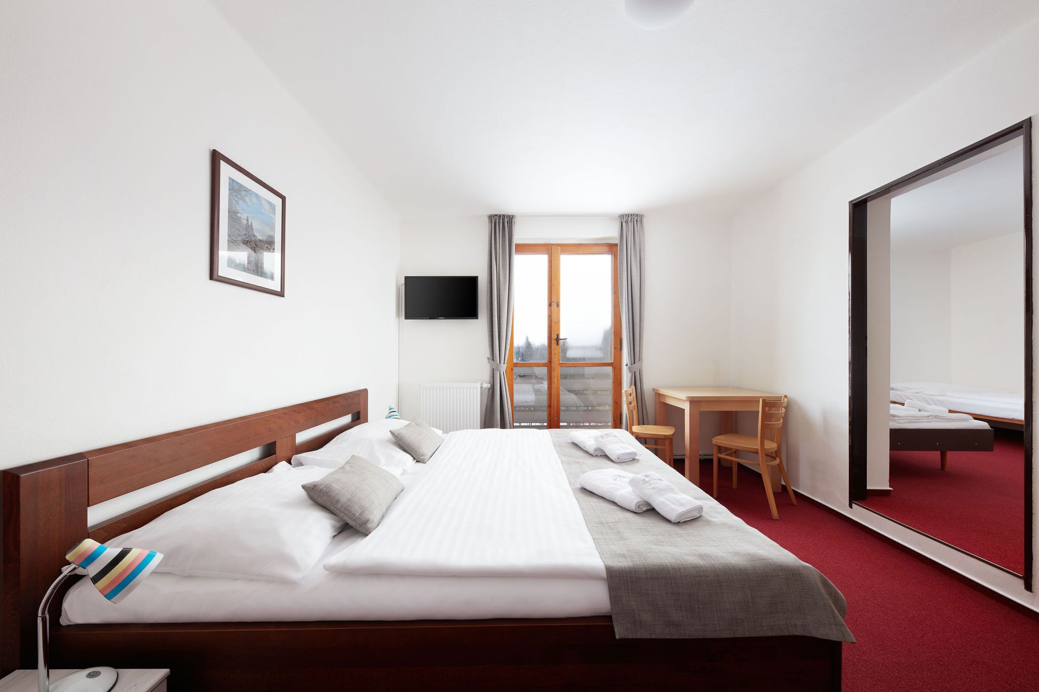 Suite ( 6+1) | Desk, laptop workspace, blackout drapes, free cribs/infant beds