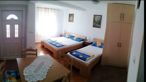 Studio Confort, plusieurs lits, cuisine, côté jardin