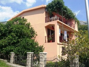 Property entrance - Kovacevic Apartments (Petrovac)