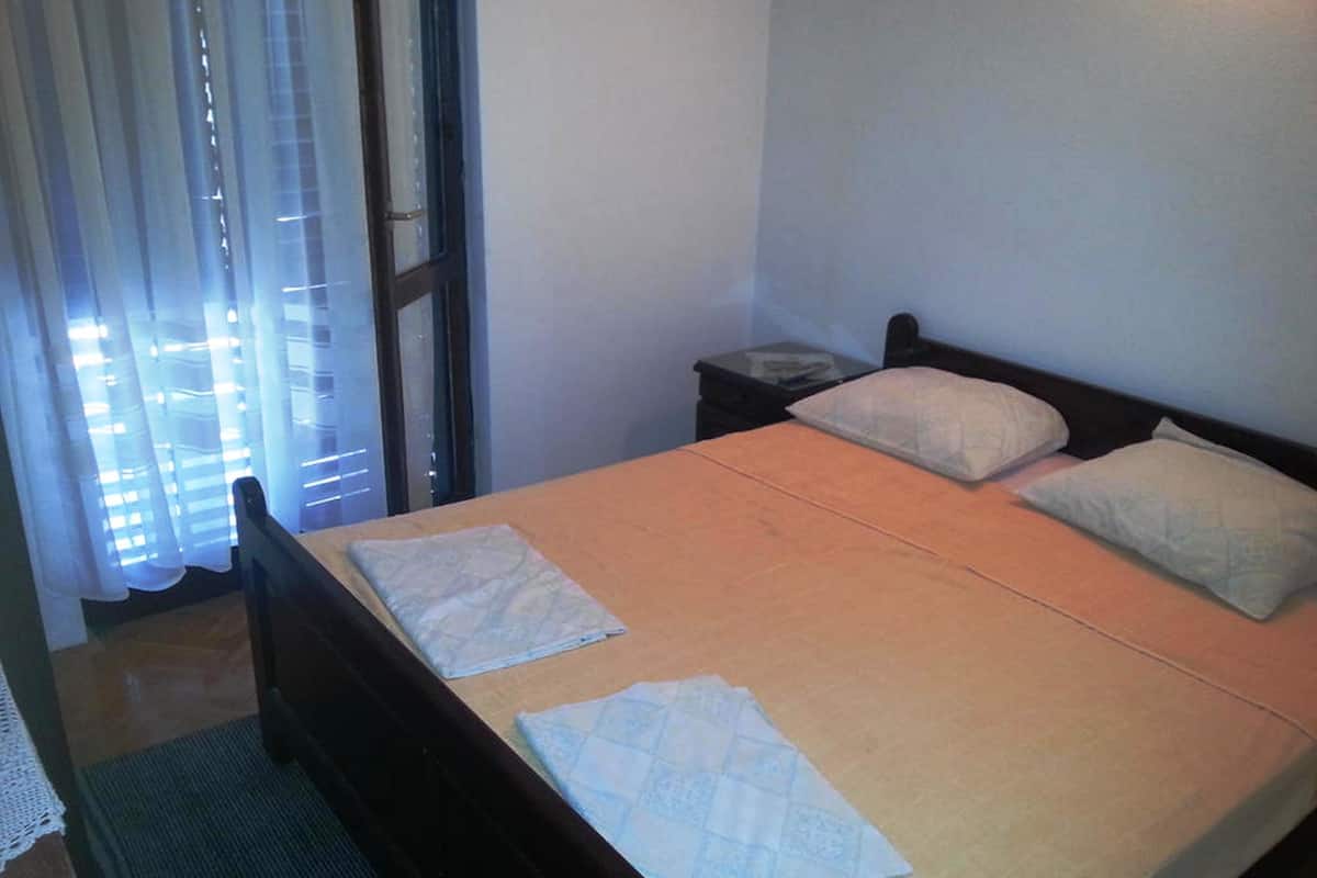 Habitación clásica con 1 cama doble o 2 individuales, 1 habitación, cocina, vistas al mar | Escritorio, tabla de planchar con plancha, wifi gratis