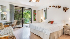 Iron/ironing board, WiFi, bed sheets, wheelchair access - Great Wailea studio Condo (Kihei)