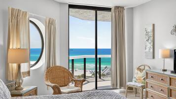 2 habitaciones, escritorio, tabla de planchar con plancha y wifi gratis