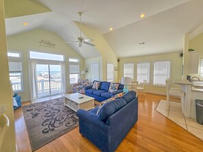 Smart-tv, een dvd-speler en een stereo