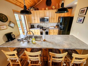 Refrigerador, microondas, placa de cocina, lavavajillas