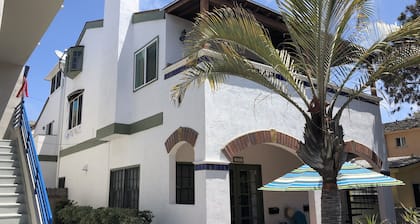 ☀️PERFECT LOCATION, SPACIOUS and affordable! SOUTH MISSION BEACH Steps to Ocean!