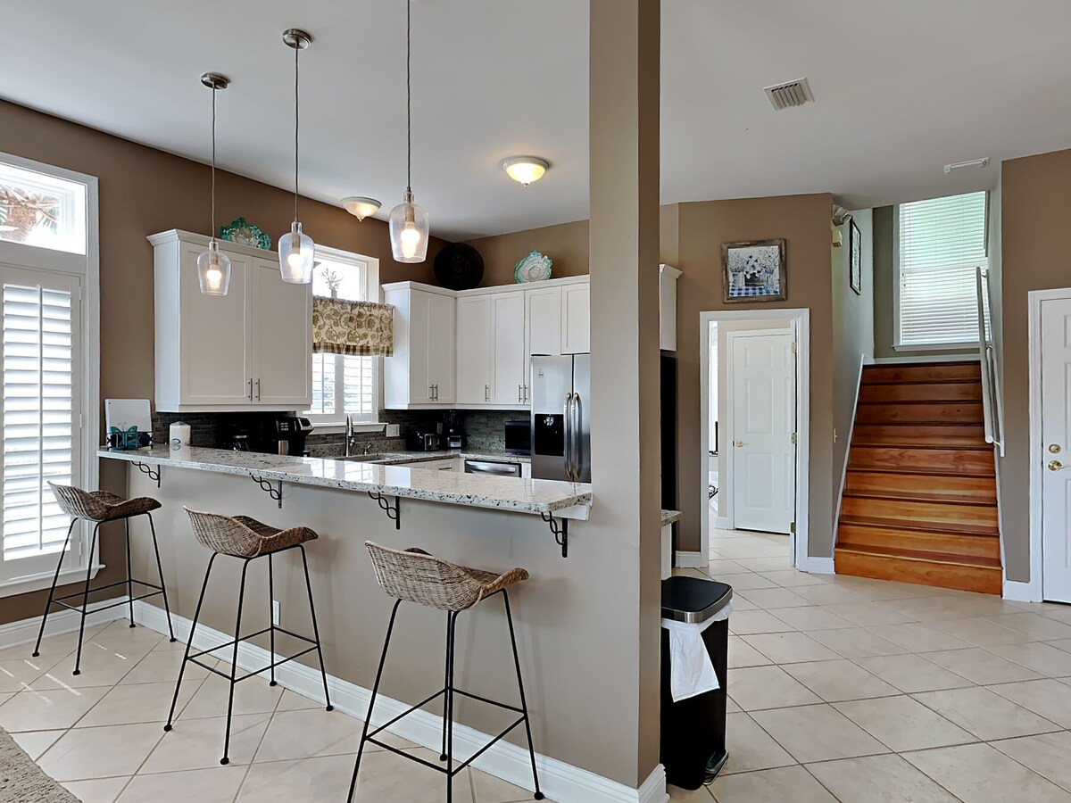 Photo 8 of Reality Break - Private Pool (heated for a fee), Pet Friendly, Outdoor Shower
