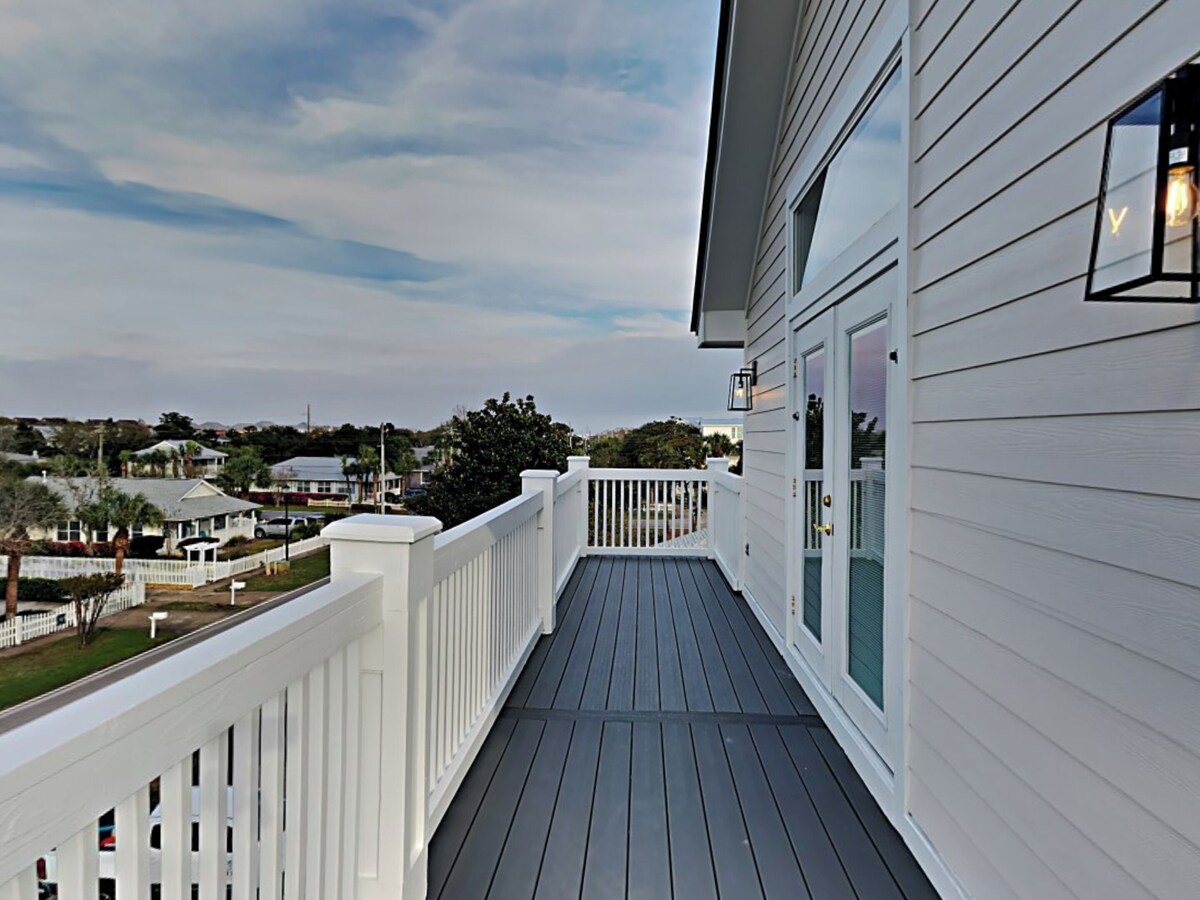 Photo 4 of Reality Break - Private Pool (heated for a fee), Pet Friendly, Outdoor Shower