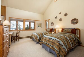 4 bedrooms, iron/ironing board, free WiFi, bed sheets - RMR: Wind River 10 Condo in Teton Village (Teton Village)
