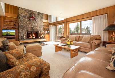 RMR: Wind River 10 Condo in Teton Village