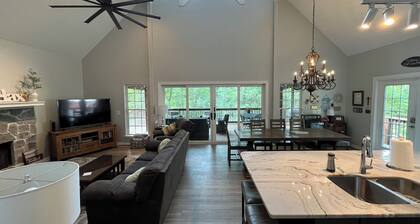 New primary bath! Prime summer and Clemson Football dates available! Do IT!!!!