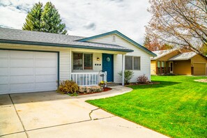 Exterior - Mother-In-Law Mansion in the Heart of Eagle - 3 bedroom home (Eagle)