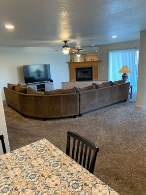 Smart TV, fireplace, DVD player