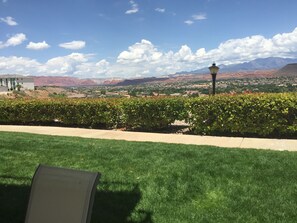 المنطقة المحيطة بالمنشأة