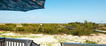 Romantic Oceanfront Villa for Two