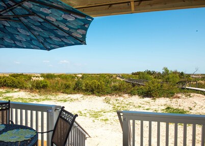 Romantic Oceanfront Villa for Two