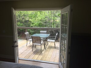Outdoor dining - Newly Renovated Complete Kitchens unit 301 (Woodfin)