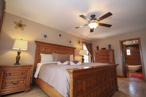 4 bedrooms, iron/ironing board, free WiFi, bed sheets - Dream Cabin in the Pines with A/C and HOT TUB!! (Flagstaff)