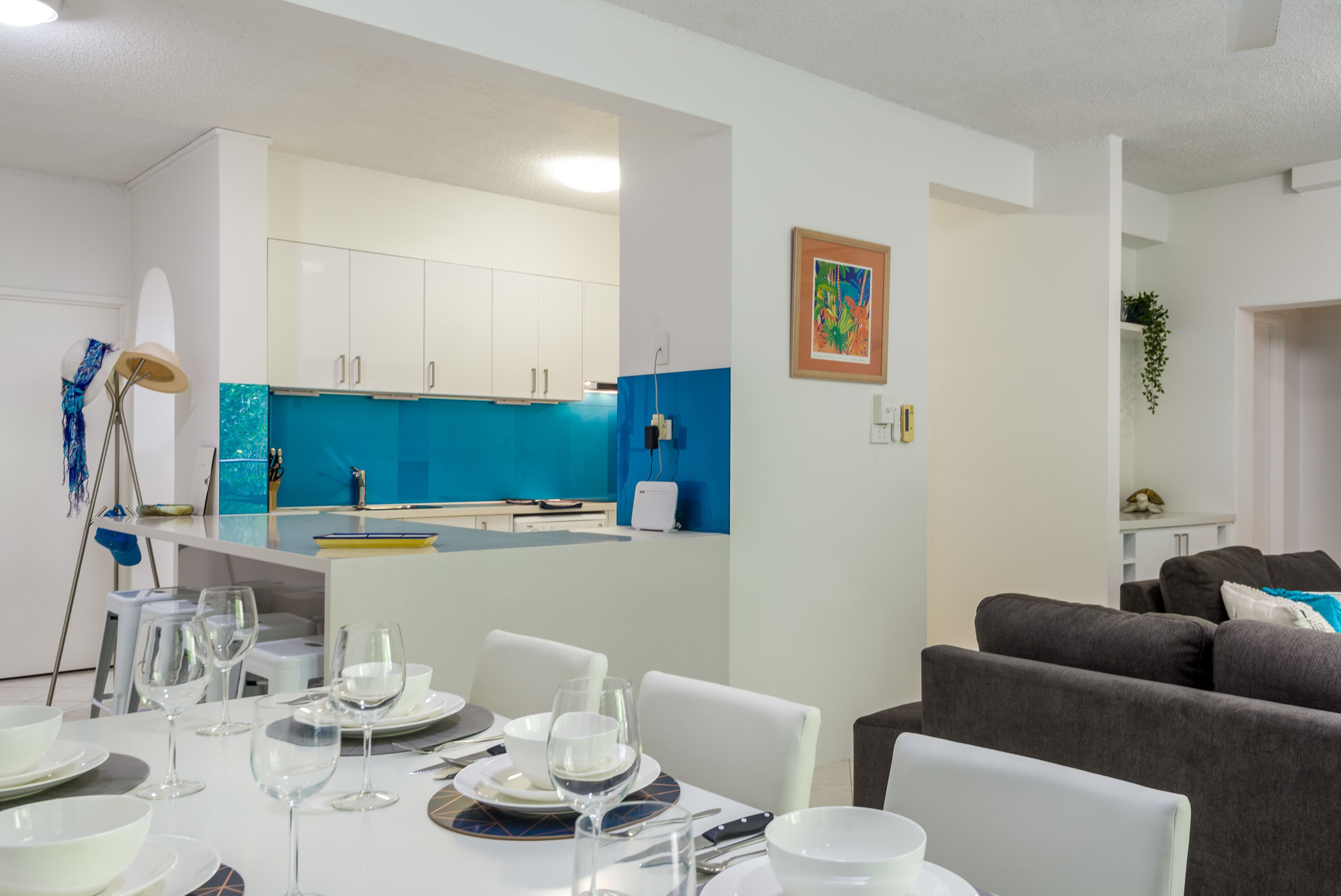 Deluxe Apartment, 3 Bedrooms, 2 Bathrooms, Garden View | In-room dining